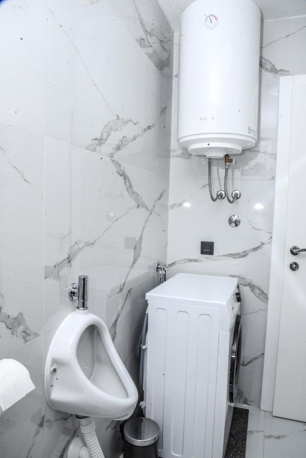 Luxury Villa M&B ทูซลา ภายนอก รูปภาพ