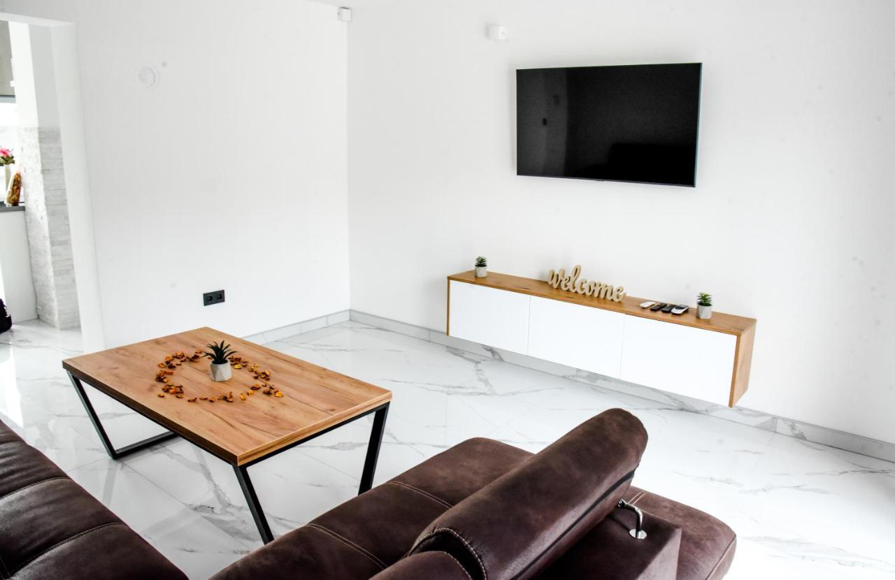 Luxury Villa M&B ทูซลา ภายนอก รูปภาพ